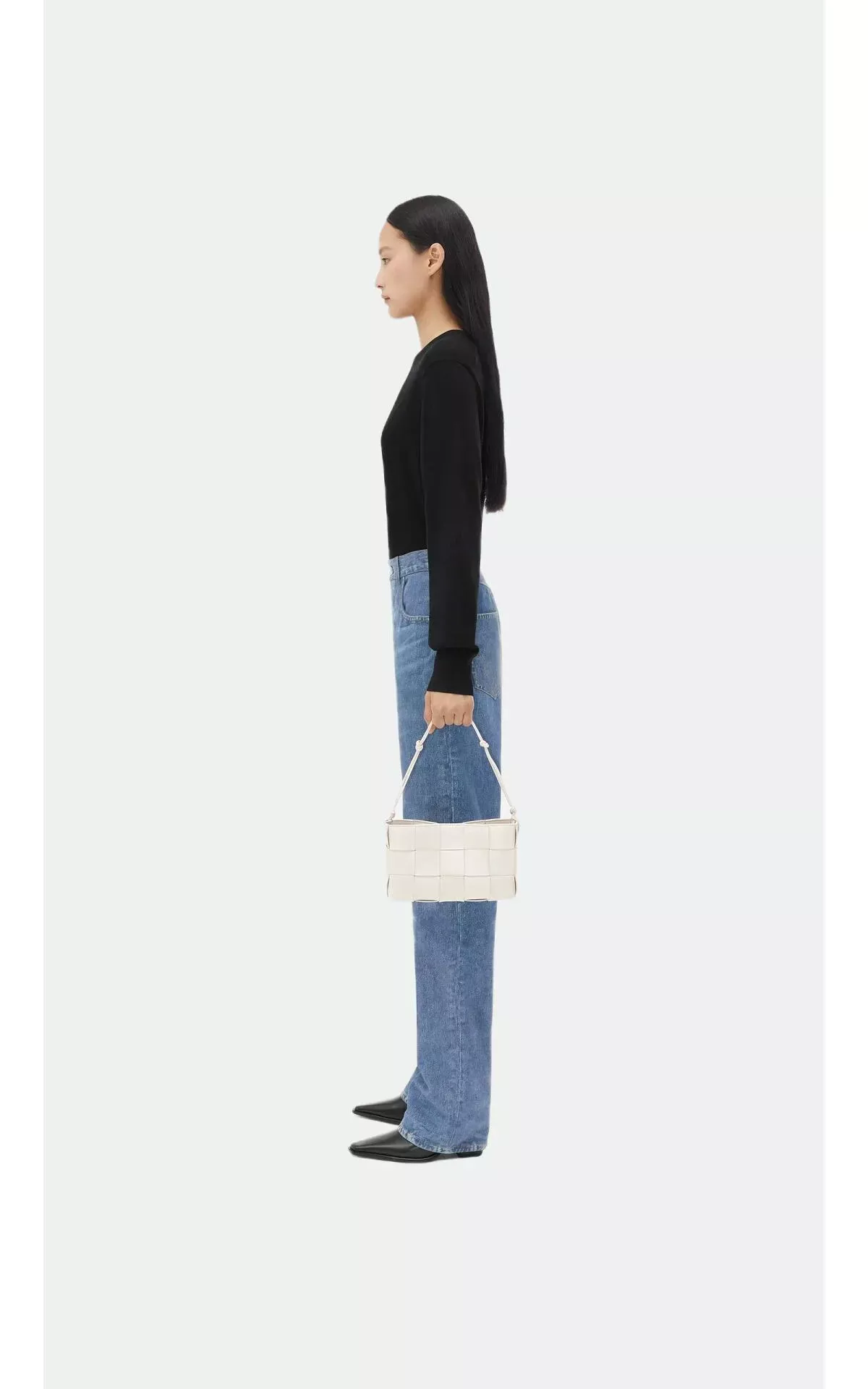Сумка Bottega Veneta Cassette bag in woven leather  - фото 1