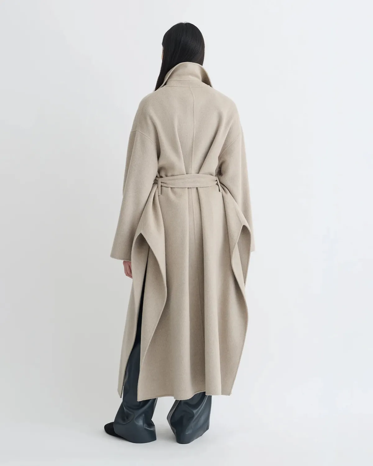Пальто Nanushka Salima Double Wool Robe Coat Stone  - фото 3